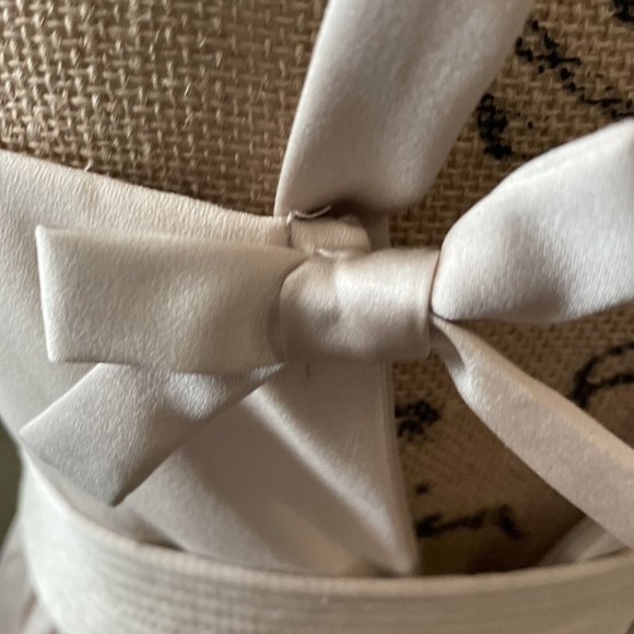 | White by Vera Wang | Halter V-Neck Bridesmaids Dress with Sash - Size 0 - Picture 10 of 13